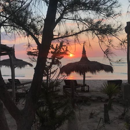 Mada Surf Ranch Otel Anakao Dış mekan fotoğraf